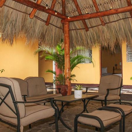 Casa Cempoal Bed & Breakfast Гранада Екстериор снимка